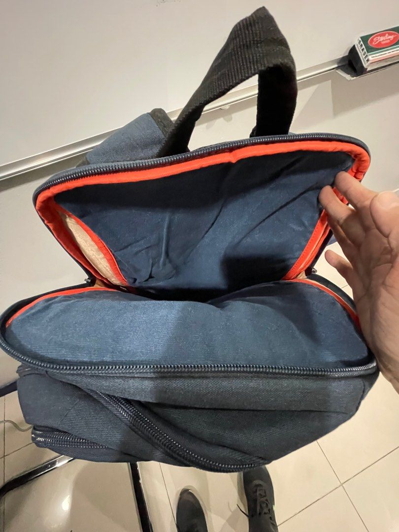 TARGUS BACKPACK (Category: Backpacks) located in Manila. Submitted by akismurabels (Listing ID 1386151039, Image 3). Description: AUTHENIC TARGUS BACKPCK ALMOST NEW DI NA GINAGAMIT CAN FIT 13 inch laptop WHAT YOU SEE IS WHAT YOU GET MODE OF PAYMENT: GCASH PAYMENT FIRST POLICY MESSAGE ME IF INTETESTED .