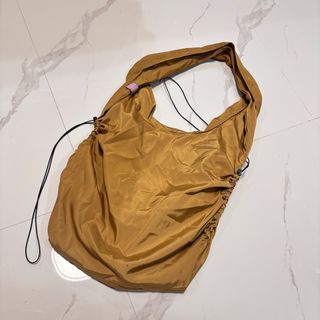 (Kategori: ) berada di . Dikirim oleh poenyamoethrift (ID iklan 1386115394, Gambar 1). Deskripsi: .