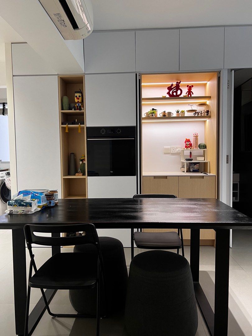 Timbre Dining Table (Category: Tables & Sets) located in Singapore. Submitted by lilijiexinku.grain (Listing ID 1386038154, Image 3). Description: Black wooden surfaces top Black metal leg stand Stable and solid material.
