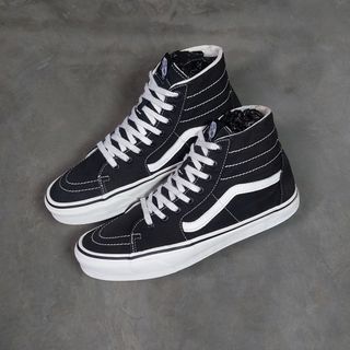 (Kategori: ) berada di . Dikirim oleh baehaqisneakers (ID iklan 1386059282, Gambar 1). Deskripsi: .