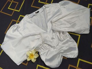 (Kategori: ) berada di . Dikirim oleh hello._.preloved (ID iklan 1386093177, Gambar 1). Deskripsi: .