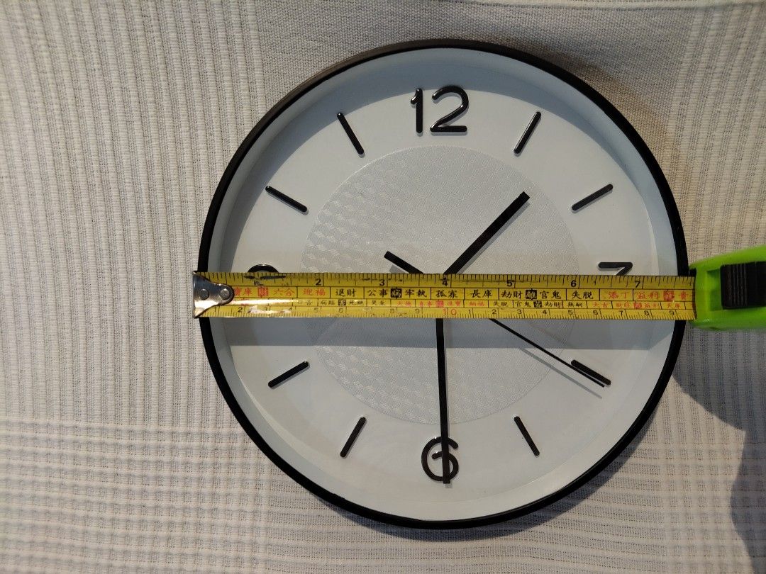 Wall Clock (Category: Clocks) located in Kuala Lumpur. Submitted by yayyyy_ (Listing ID 1385332364, Image 2). Description: Wall Clock 🕒🖼️ ✔️ Quiet movement (non-ticking) ✔️ Easy to hang – lightweight and sturdy 🔋 Battery operated Perfect for home, office, or classroom use. PM for more info or to deal :).