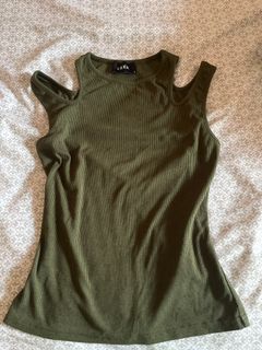 (Category: ) located in . Submitted by peiscloset (Listing ID 1386097241, Image 1). Description: .