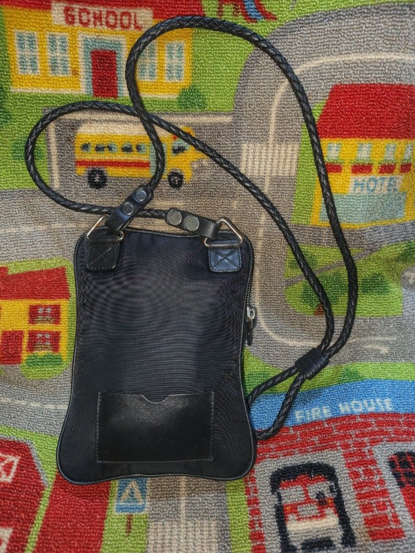 Y-3 sling bag (Category: Sling Bags) located in Davao. Submitted by ukaystuff07 (Listing ID 1386200375, Image 3). Description: preloved from Korean box >small sling >nylon >with etiketa.