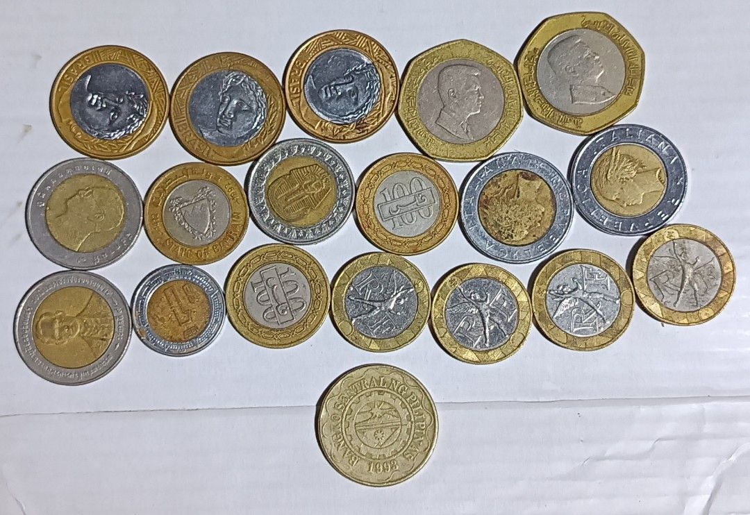 18pcs bimettalic foreign assorted coins (Category: Currency) located in Manila. Submitted by francoins (Listing ID 1386399016, Image 1). Description: 18pcs bimettalic foreign assorted coins.