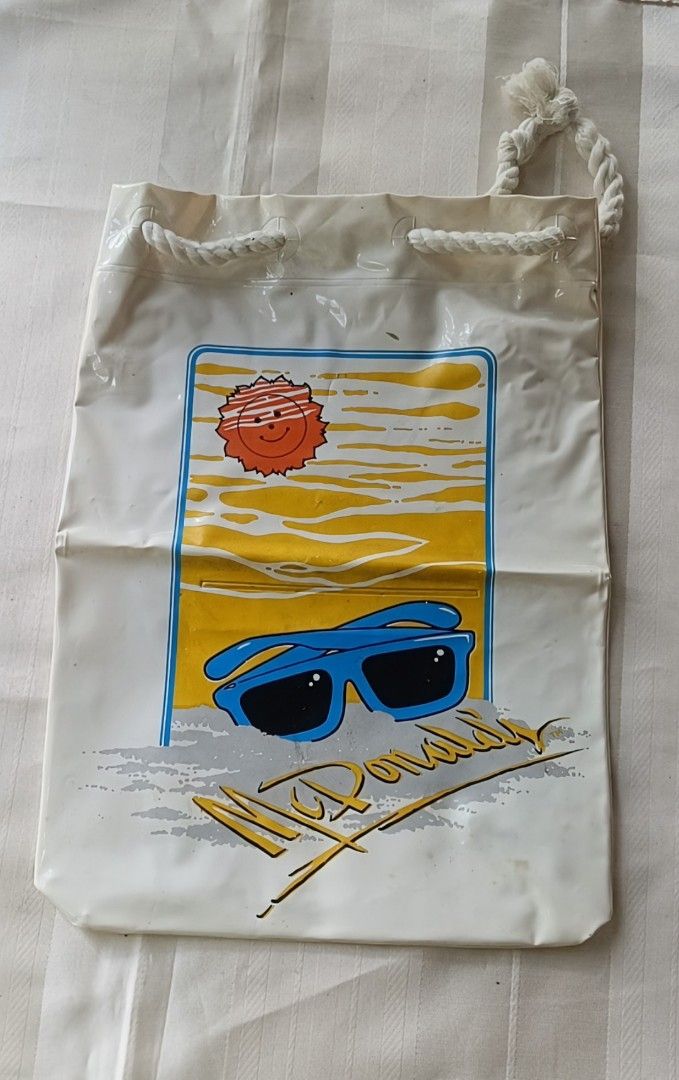 1987 MCDONALD INFLATABLE BAG (Category: Shoulder Bags) located in Lupao. Submitted by GabrielRamirez (Listing ID 1386301473, Image 1). Description: 1987 MCDONALD INFLATABLE BAG FOR SALE ! In good vintage condition, no holes Size : 11" X 15-1/2" Price : P500 Plus SF J&T delivery Mode of payment Gcash Palawan or Mlhuillier.