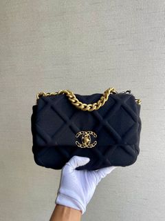 (Kategori: ) berada di . Dikirim oleh brandedboutiquez (ID iklan 1386234955, Gambar 1). Deskripsi: .
