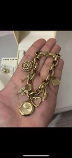 (Category: ) located in . Submitted by asf_preloved (Listing ID 1386225176, Image 1). Description: .