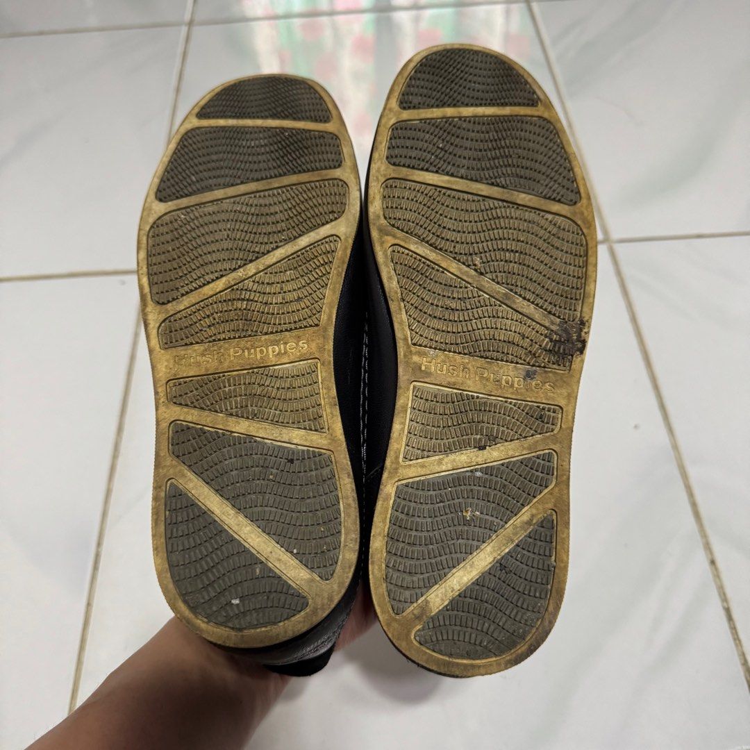 Authentic Hush Puppies (Category: Casual Shoes) located in Rizal. Submitted by x2per1021 (Listing ID 1386316712, Image 3). Description: Hush Puppies Shoes.