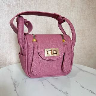 (Kategori: ) berada di . Dikirim oleh cyn48 (ID iklan 1386362535, Gambar 1). Deskripsi: .