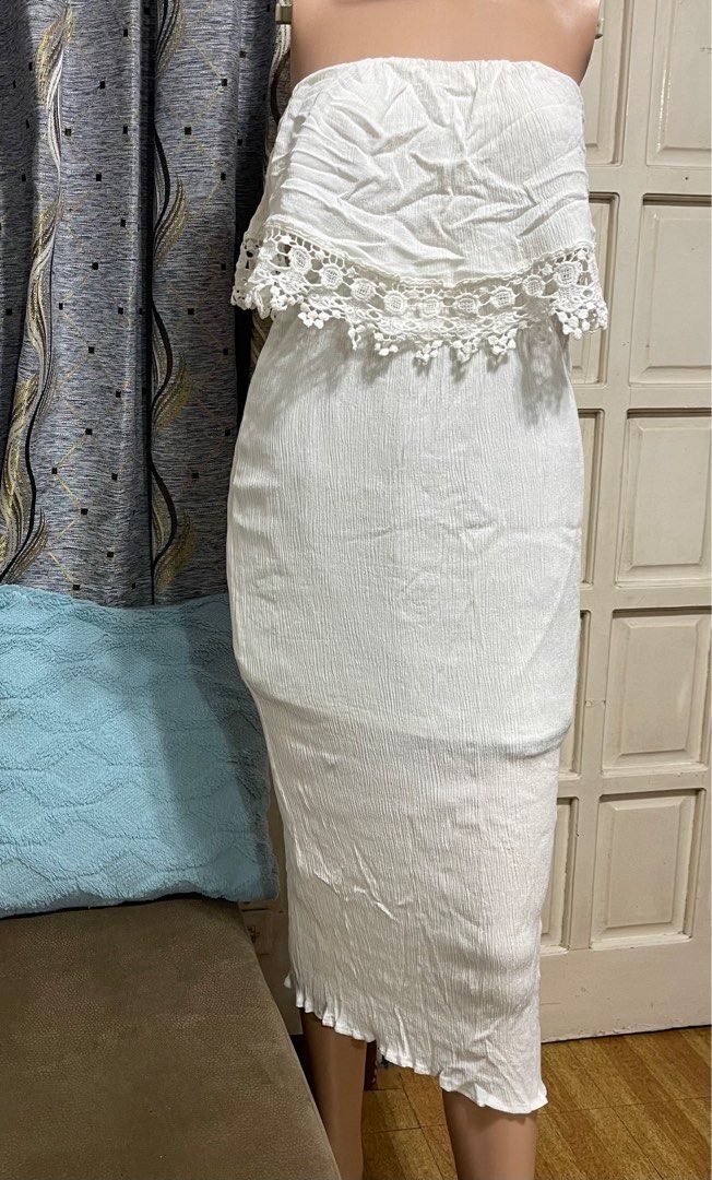 Beautiful tube dress (Category: Dresses) located in Makati City. Submitted by lenibjayson (Listing ID 1386386730, Image 1). Description: Perfect for beach or pool parties or put on a cover & it can be used for formal events .