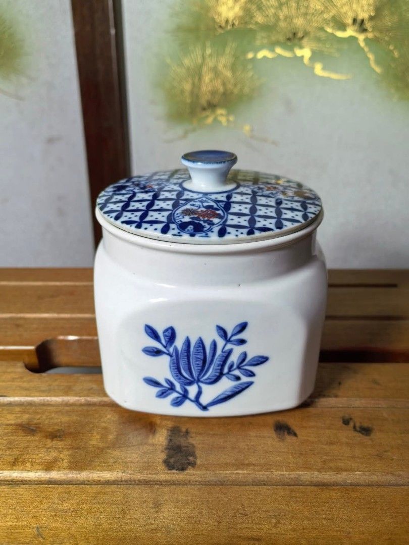 Ceramic Canister with Lid (Category: Food Organization & Storage) located in Cebu City. Submitted by dudes_villanueva (Listing ID 1386288441, Image 1). Description: Ceramic Canister with Lid Note. Lid is improvised 📌In good condition Size: L4xW4xH3.25 inches.