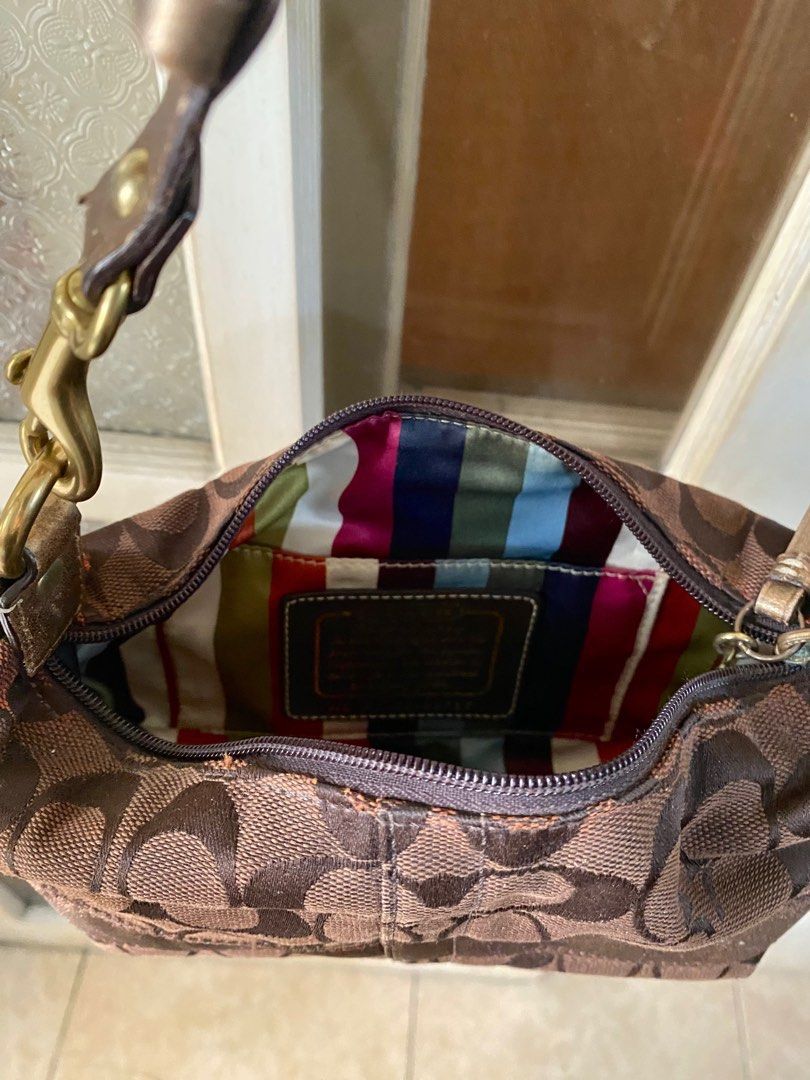 Coach Brown Canvas Mini Bag (Category: Luxury Bags & Wallets) located in Valenzuela. Submitted by sseousinnn (Listing ID 1386262793, Image 3). Description: ⭐️ guaranteed authentic ⭐️ has flaws.
