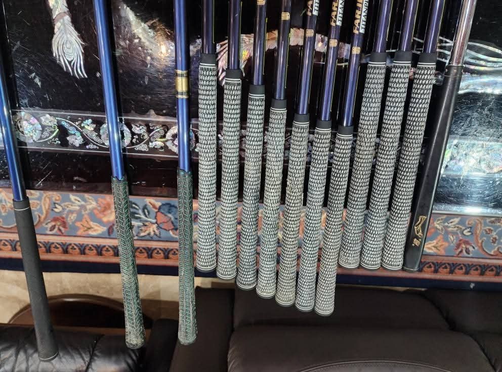 Dunlop Maxfli Golf Set (Category: Golf) located in Paranaque City. Submitted by chips24 (Listing ID 1386245323, Image 3). Description: For Sale Golf Set *Dunlop Maxfli R flex graphite shaft irons. *Thru Bore 4 & 5woods *Bridgestone Beam 11° driver * Bag included in good for only 8.2k pick up Bf Paranaque free shipping within MM..