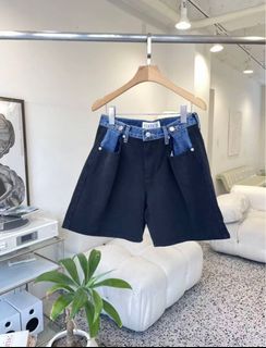 (Category: ) located in . Submitted by goodlootsss (Listing ID 1386378078, Image 1). Description: .