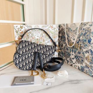 (Kategori: ) berada di . Dikirim oleh anzeraluxbags.id (ID iklan 1386229021, Gambar 1). Deskripsi: .