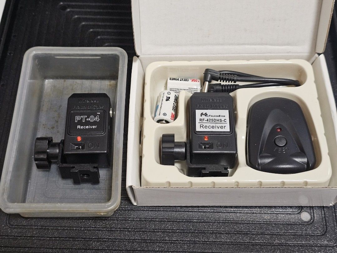 FalconEyes RF-425DHS-C wireless flash trigger system receiver unit (Category: Other Photography Accessories) located in Manila. Submitted by greycrane (Listing ID 1386311829, Image 3). Description: FalconEyes RF-425DHS-C wireless flash trigger system receiver unit Includes transmitter, receiver unit, cable, and a pair of CR2 batteries. Comes with extra PT-04 receiver. Rarely used and kept in a dry cabinet. Not sure about the capacity of the CR2 b