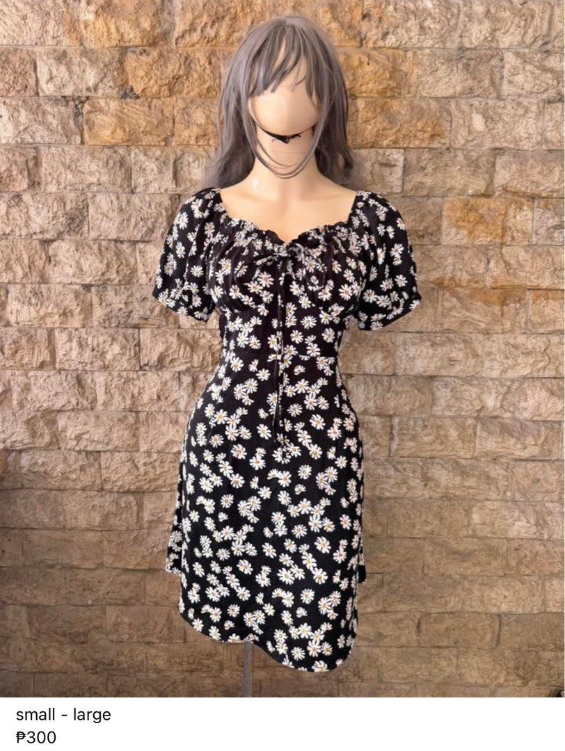 floral daisy dress (Category: Dresses) located in Tuguegarao City. Submitted by declutteringmommaaa (Listing ID 1386236476, Image 1). Description: .