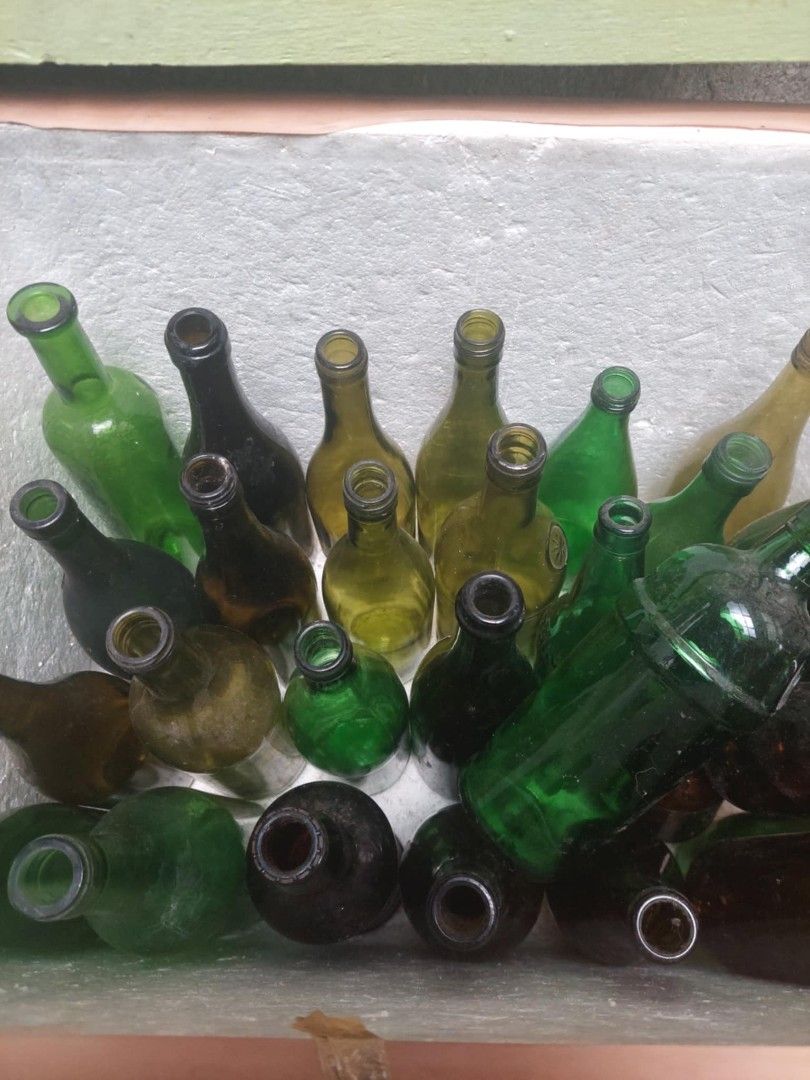 Empty wine bottles, P60 each! (Category: Water Bottles & Tumblers) located in Quezon City. Submitted by cheap-finds (Listing ID 1073894710, Image 2). Description: empty wine bottles recycle for arts & crafts P50 each (10 bottles up).
