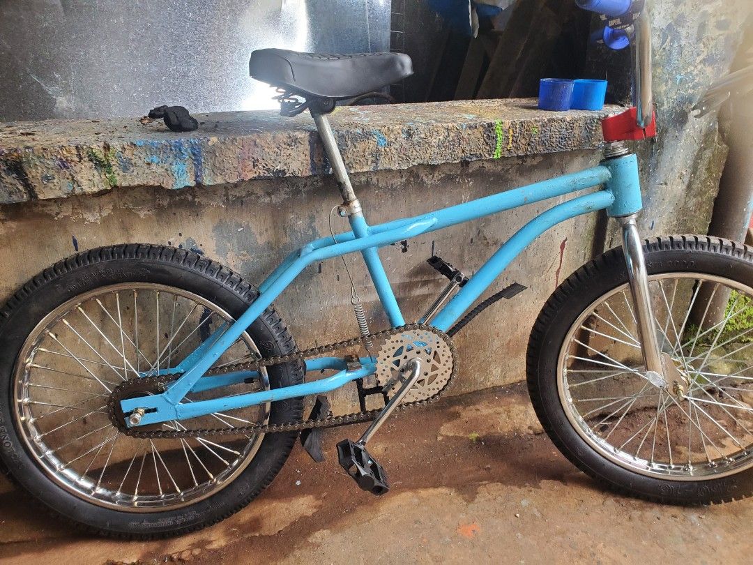GI bike super heavy duty (Category: Bicycles) located in Manila. Submitted by fastmountain_dfe013 (Listing ID 1386309272, Image 3). Description: Brand new assembled GI bike BMX style pang sidecar,food cart,padyak pedicab etc. sealed bearing ang Bracket,sealed bearing gold 6200 ang hub,naka bearing 6606 ang head parts,hammer head post.. 5800 ang buong bike 1200 sidewheel.. pm lang kung interested,Pick up only location..payatas qc.