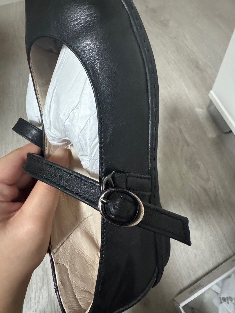 Gibi school shoes (Category: Flats & Sandals) located in Makati City. Submitted by hotstuff00 (Listing ID 1386244850, Image 2). Description: Gibi black shoes Size 38 25 cm.