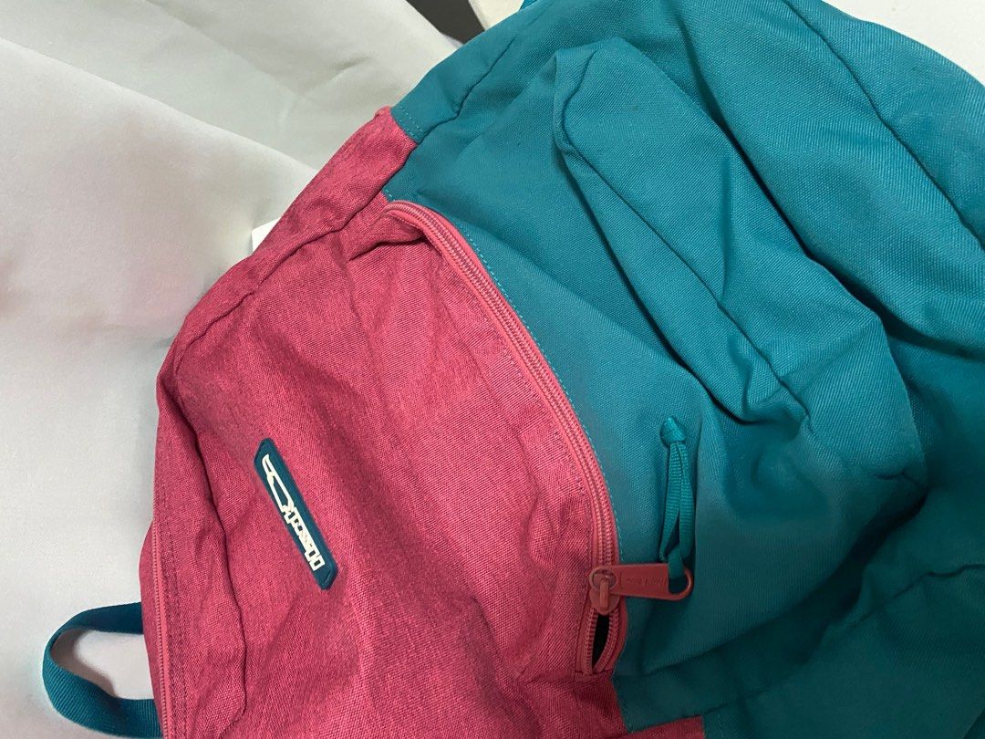 Hawk Bag (Category: Backpacks) located in Cabanatuan. Submitted by astasells (Listing ID 1386303913, Image 3). Description: no issue decluttering.