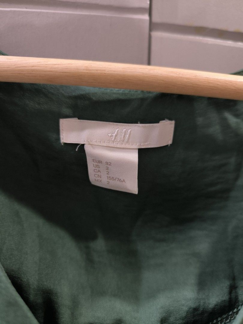 H&M Green Top (Category: Blouses) located in Quezon City. Submitted by freeupcloset (Listing ID 1386248631, Image 3). Description: Size EU32/US2.