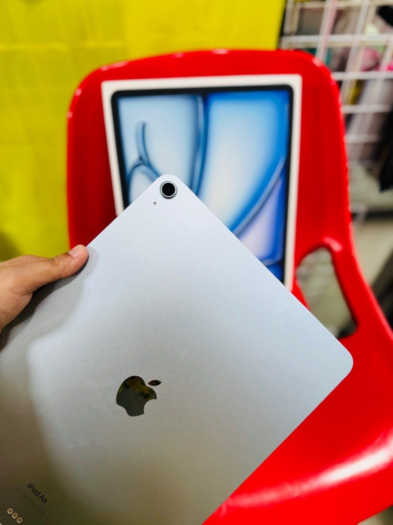 Ipad Air 6 13' 256GB Wifi only no issues with box (Category: iPad) located in San Juan City. Submitted by najihahtelecomshop2018 (Listing ID 1386272449, Image 3). Description: Legit Store | Original unit FOR SALE | TRADE / SWAP ▫️INSTALLMENT thru: 🔸Credit Card (straight / installment) 🔸Ggives / Gcredit + 6% interest 🔸Spay Later + 6% interest (RFS: Buy and Sell any kinds of Gadgets) Description: Ipad Air 6 256GB 13' Wifi only No hidden Issues N