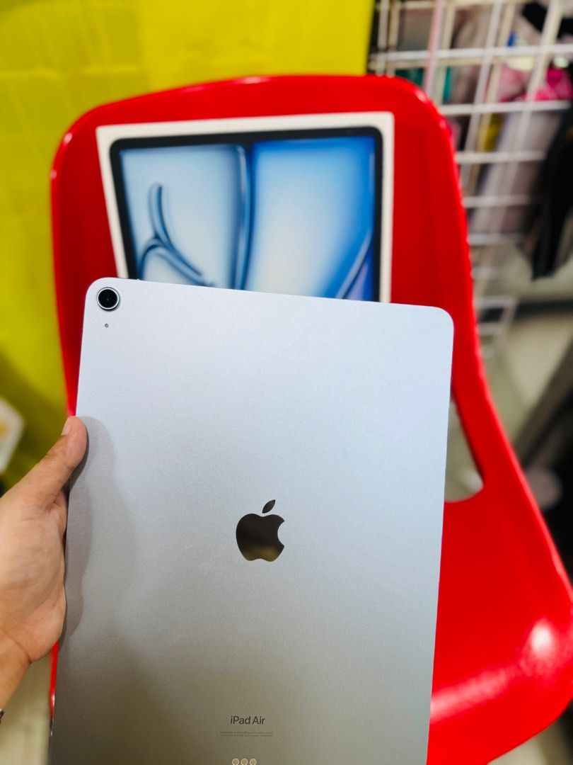 Ipad Air 6 13' 256GB Wifi only no issues with box (Category: iPad) located in San Juan City. Submitted by najihahtelecomshop2018 (Listing ID 1386272449, Image 2). Description: Legit Store | Original unit FOR SALE | TRADE / SWAP ▫️INSTALLMENT thru: 🔸Credit Card (straight / installment) 🔸Ggives / Gcredit + 6% interest 🔸Spay Later + 6% interest (RFS: Buy and Sell any kinds of Gadgets) Description: Ipad Air 6 256GB 13' Wifi only No hidden Issues N