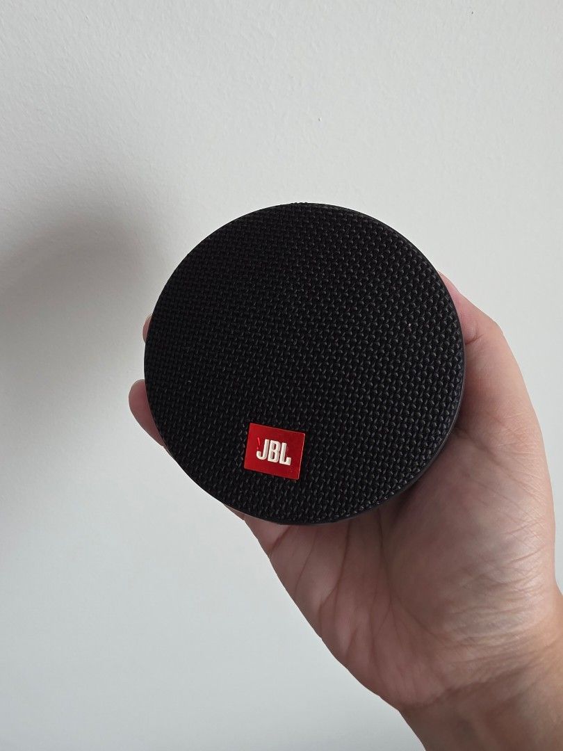JBL Clip 2 Portable Bluetooth Speaker445412823312650240