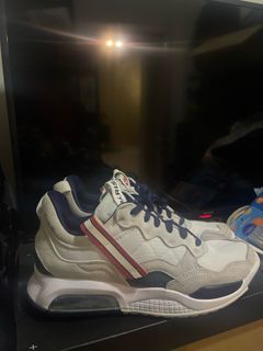 (Category: ) located in . Submitted by SneakersZai (Listing ID 1386337066, Image 1). Description: .