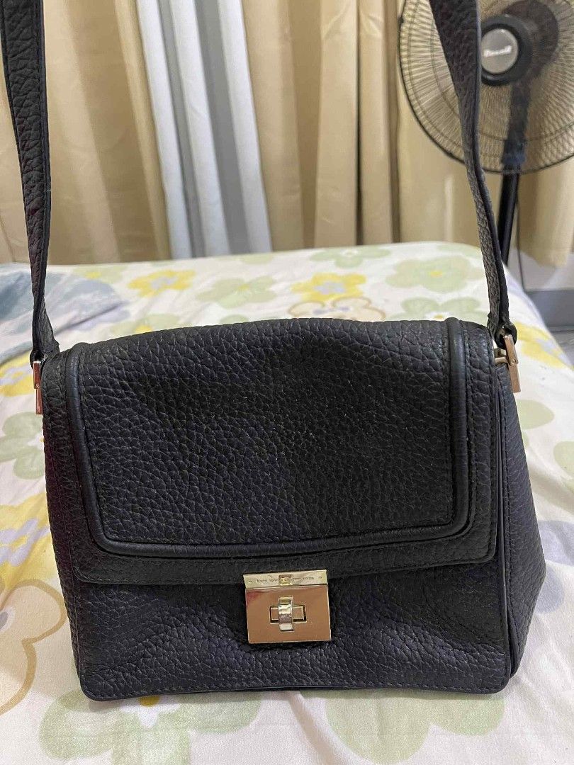 Kate spade (Category: Luxury Bags & Wallets) located in Manila. Submitted by sweetallen212001 (Listing ID 1386280687, Image 2). Description: second hand but good condition original kate spade leather.