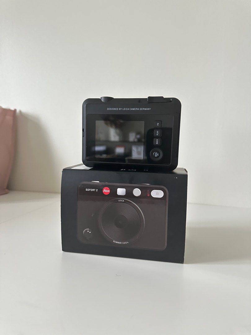 Leica Sofort 2 Instant Camera Black (Category: Cameras) located in Quezon City. Submitted by gukelvin (Listing ID 1386375743, Image 2). Description: Selling Leica Sofort 2 Instant Camera Black Bought from Japan With original box RFS: no longer used.