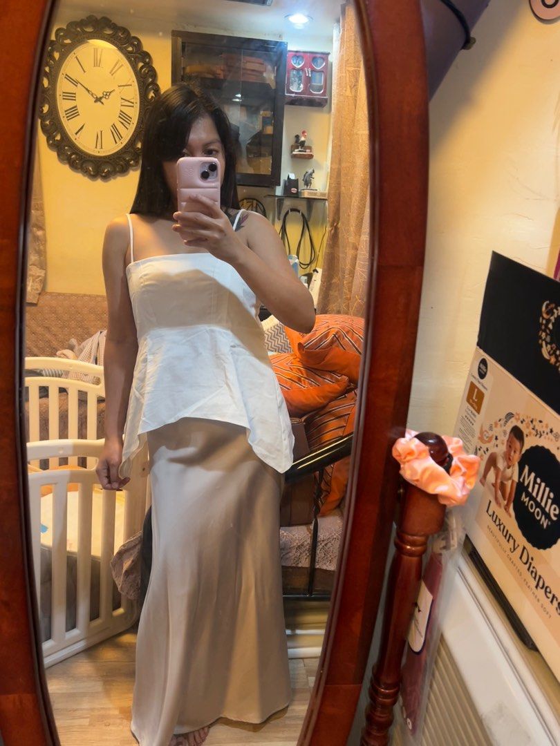 maxi skirt (Category: Skirts) located in Rizal. Submitted by chonwear (Listing ID 1386224975, Image 3). Description: once a used clothes for breakfast brand napakapretty nito kc streachy s-L fits .