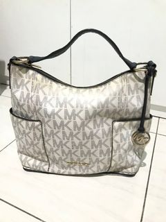 (Kategori: ) berada di . Dikirim oleh belidisini_88 (ID iklan 1386297328, Gambar 1). Deskripsi: .