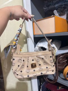 (Category: ) located in . Submitted by camyoo (Listing ID 1386353051, Image 1). Description: .