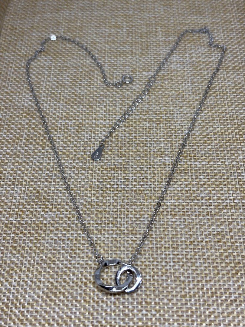 Necklace （分類：頸鍊）位於 Hong Kong。 由 fcjshop 提交（商品編號 1386259708，圖片 3）。簡介： 925純銀頸鏈，全新。長度40-44.5cm (人手量度，有少許誤差），簡約包裝，手飾2件起9折，包本地平郵，不設退換，有疑問可私訊細節，謝謝。。