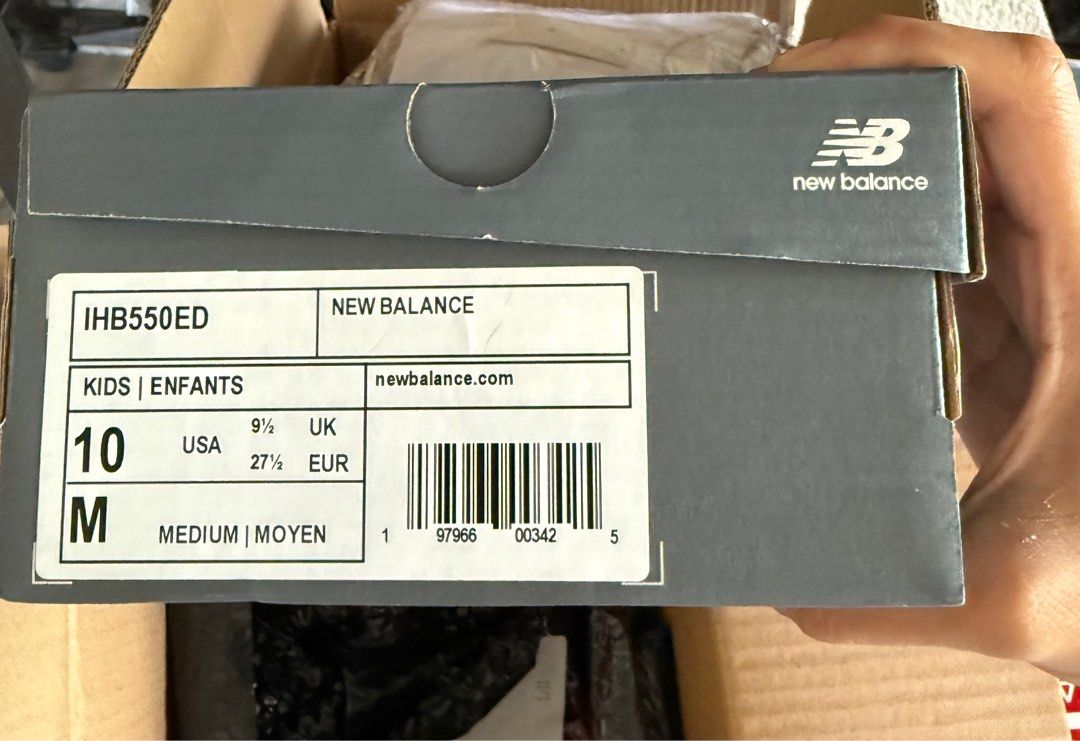 New Balance 550 Kids (Category: Sneakers) located in Baliuag. Submitted by TRDSHOP (Listing ID 1386285951, Image 2). Description: US 10 16cm.