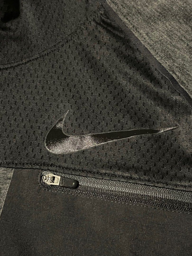 Nike KD Dri-FIT Hoodie (Category: Hoodies) located in Paranaque City. Submitted by ddddominic (Listing ID 1386374174, Image 3). Description: Nike KD Dri-FIT Hoodie authentic php 450 + shipping l: 29 w: 19 lightly used issue: peeling nike logo.