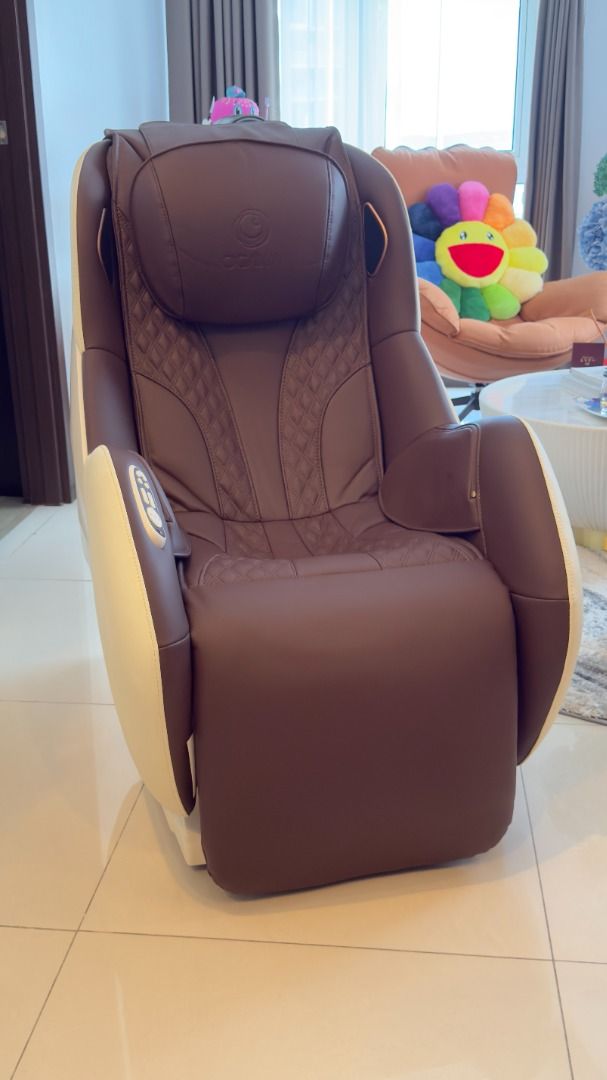 OGAWA MySofa Luxe Zero Gravity (Category: Chairs) located in Caloocan City. Submitted by edlorenzo127792 (Listing ID 1386374493, Image 1). Description: Name: Ogawa MySofa Luxe Zero Gravity Color: Espresso Key Features: -Comprehensive Lumbar Massage Covers from neck to butt with a 1m extensive massage L-Track, delivering inner satisfaction. -Intuitive & Smart Humanised Touch Features durable silicone rollers, balancing comfort and intensity for a 