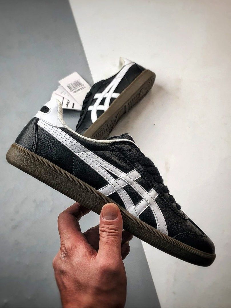Onitsuka Tiger Tokuten 'Black White' shoes (Category: Sneakers) located in Singapore. Submitted by asingaporecity (Listing ID 1386309649, Image 3). Description: 35--45.