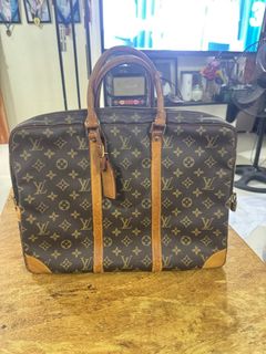 (Category: ) located in . Submitted by raila.bags (Listing ID 1386394023, Image 1). Description: .