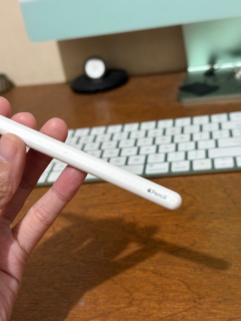 Original Apple Pencil 2 / 2nd generation FIXED PRICE (Category: Other Mobile & Gadget Accessories) located in Manila. Submitted by razelysonn (Listing ID 1386318952, Image 2). Description: Fixed price :) 100% working Double tap and other features is working too. Location: Binondo Manila feel free to pickup to check/test.