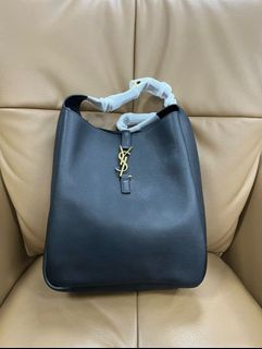 (Category: ) located in . Submitted by collynluxurybag (Listing ID 1386256803, Image 1). Description: .