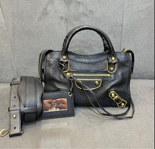 (Kategori: ) berada di . Dikirim oleh brandedboutiquez (ID iklan 1386234787, Gambar 1). Deskripsi: .