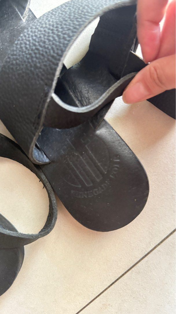 Renegade folk elation sandals (Category: Flats & Sandals) located in Manila. Submitted by sugarnspice1992 (Listing ID 1386297218, Image 2). Description: 8.5/10 Rarely used All black Size 8 Rfs: decluttering.