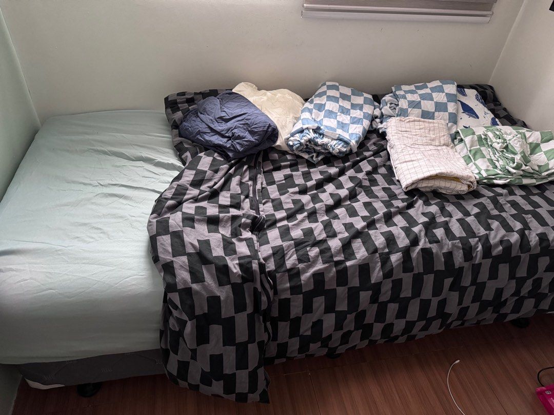 RUSH SALE SINGLE BED SET (Category: Bed Frames & Mattresses) located in Las Pinas. Submitted by zennith_maximus (Listing ID 1386264170, Image 1). Description: Selling our pre-loved Mandaue frame and foam Single bet set. Includes: 1 Bed Frame 1 Matress 1 Spill proof Matress cover Buyer shoulders shipment. Item from Las Piñas area. SMS me for faster transaction RFS: Upscale.