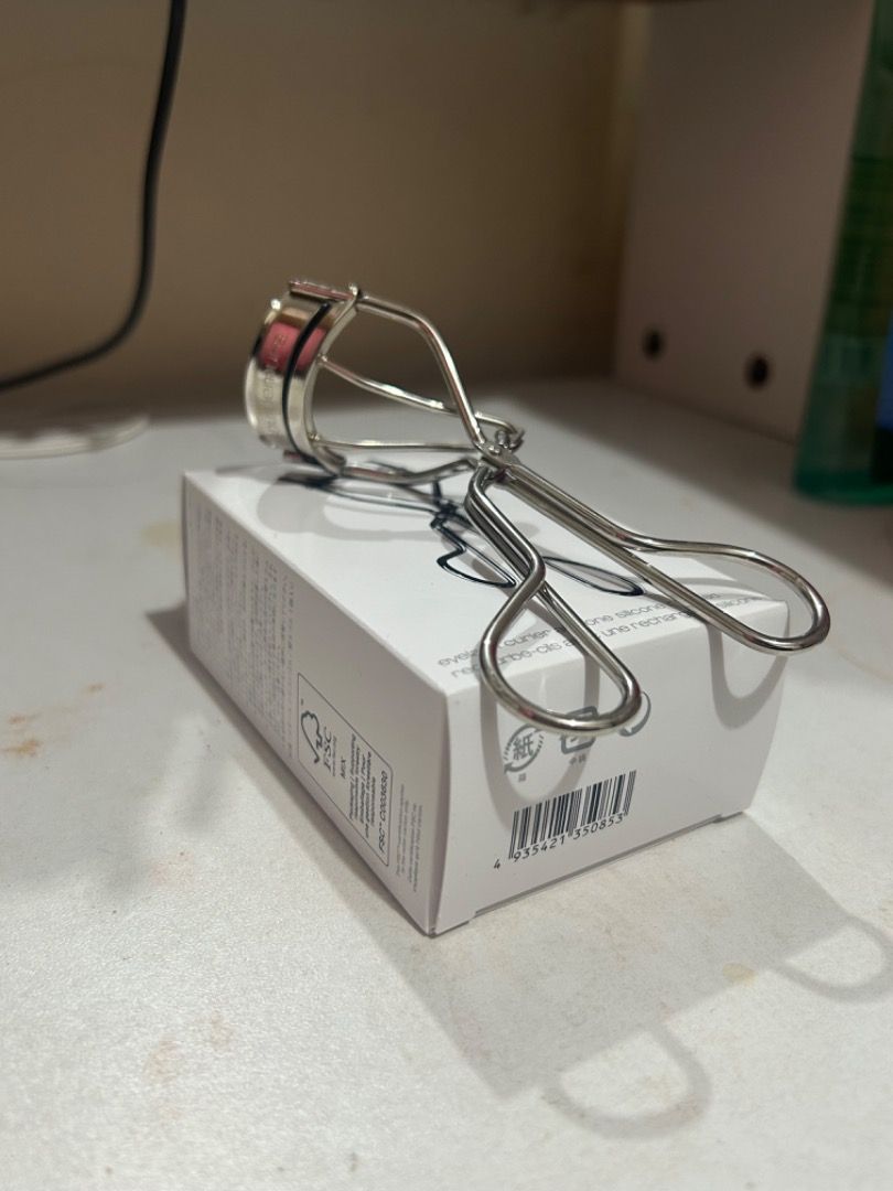 Shu Uemura Eyelash Curler (Category: Makeup) located in Caloocan City. Submitted by myungholic (Listing ID 1386369591, Image 1). Description: Recently got it from my japan trip - with full inclusions (box and extra rubber for the curler) - used a few times Shipping: J&T/LBC/ lalamove rush !!.