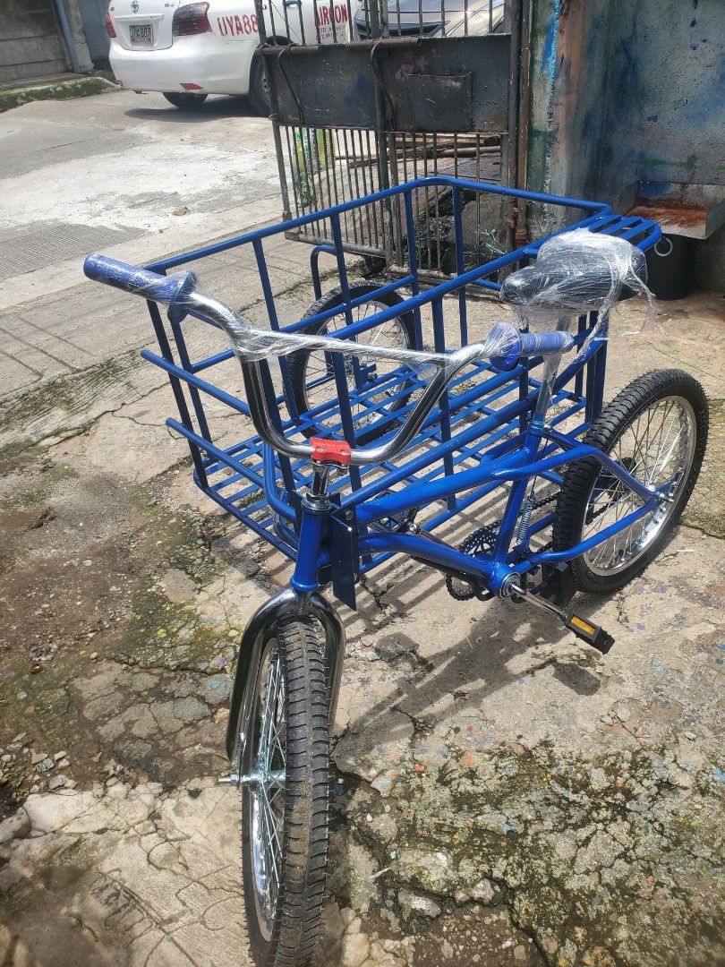 Sidecar with bisikleta (Category: Bicycles) located in Manila. Submitted by fastmountain_dfe013 (Listing ID 1386311092, Image 3). Description: custom made sidecar with bike,galvanized frame,heavy duty with plain sheet in front and back dimension 36x24" tire size 20x2.125 jumbo.