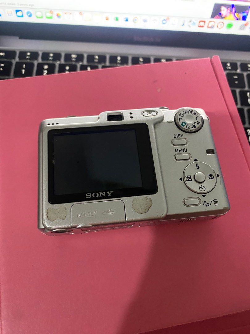 Sony Cybershot DSC-W35 (Category: Cameras) located in Manila. Submitted by k6mille (Listing ID 1386330548, Image 3). Description: With battery, memory card and cleaning kit Rfs: bought a new camera.